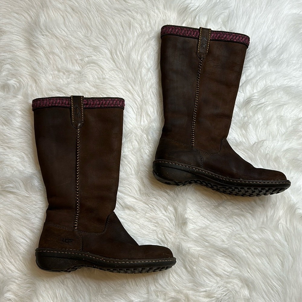 UGG Pull On  Swell Nubuck Leather Boots Size 8